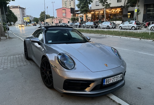 Porsche 992 Carrera 4 GTS