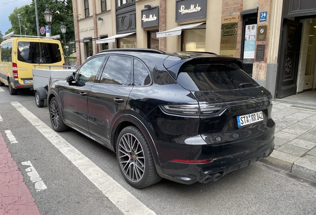 Porsche 9YA Cayenne GTS