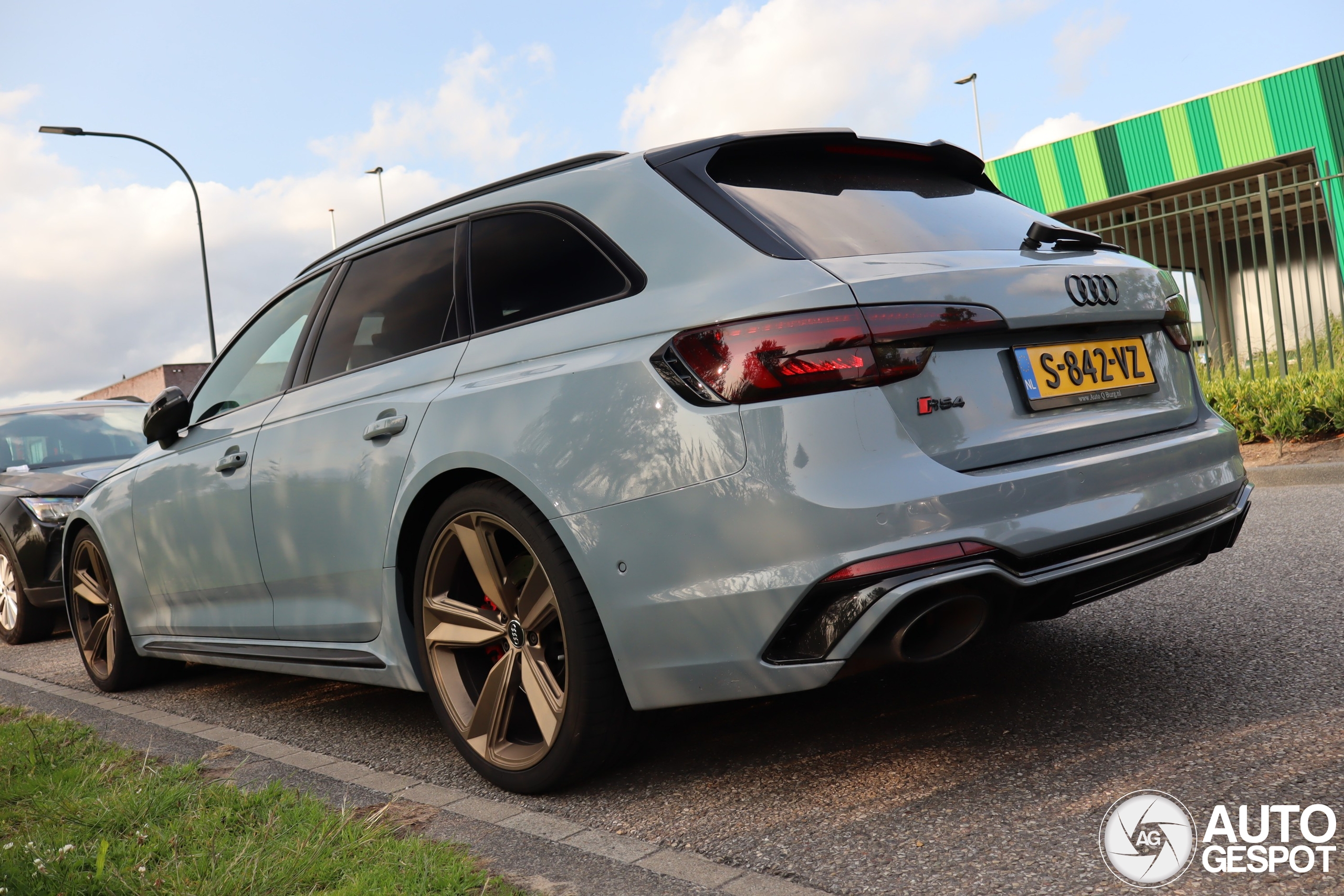 Audi RS4 Avant B9