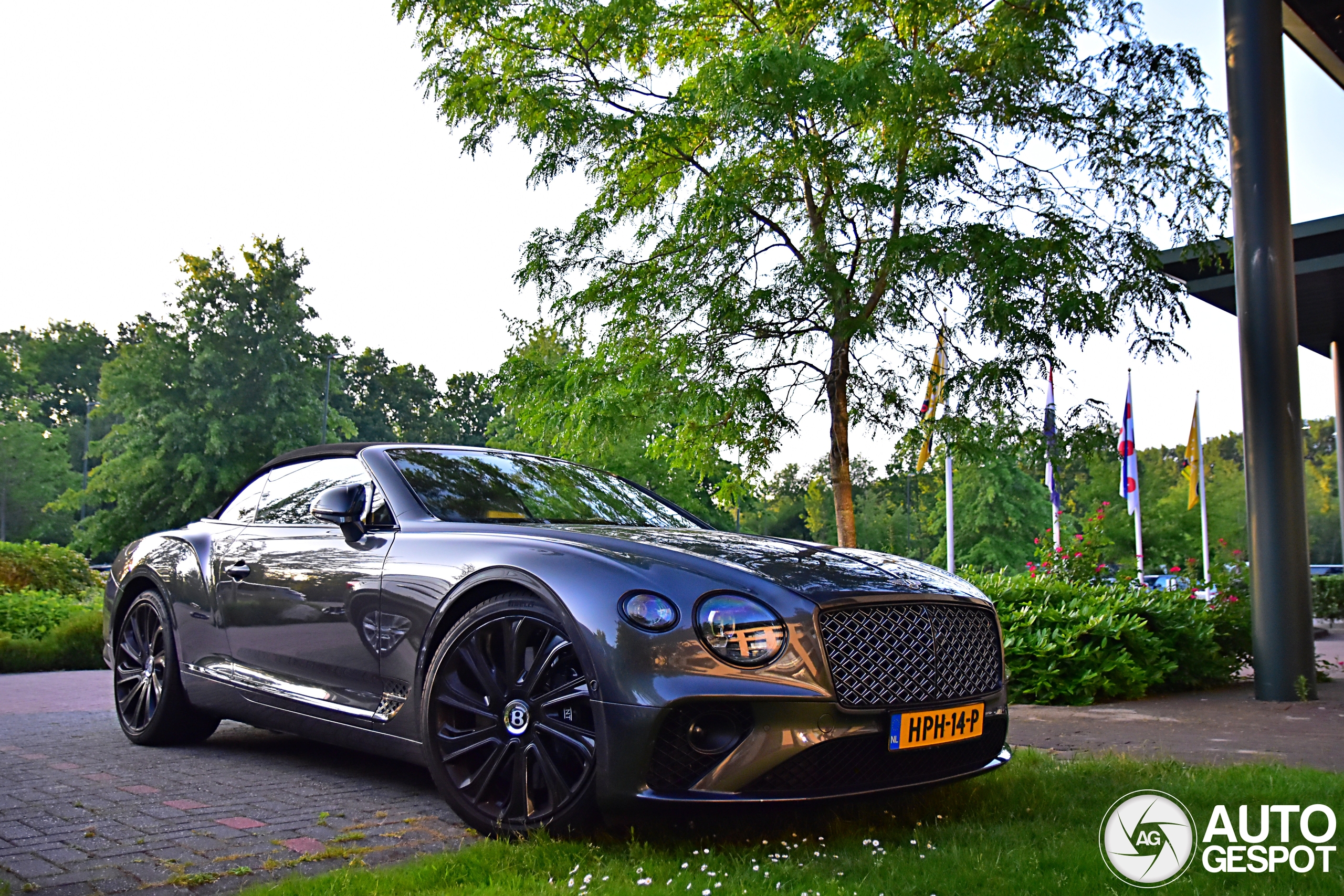 Bentley Continental GTC V8 2020 Mulliner