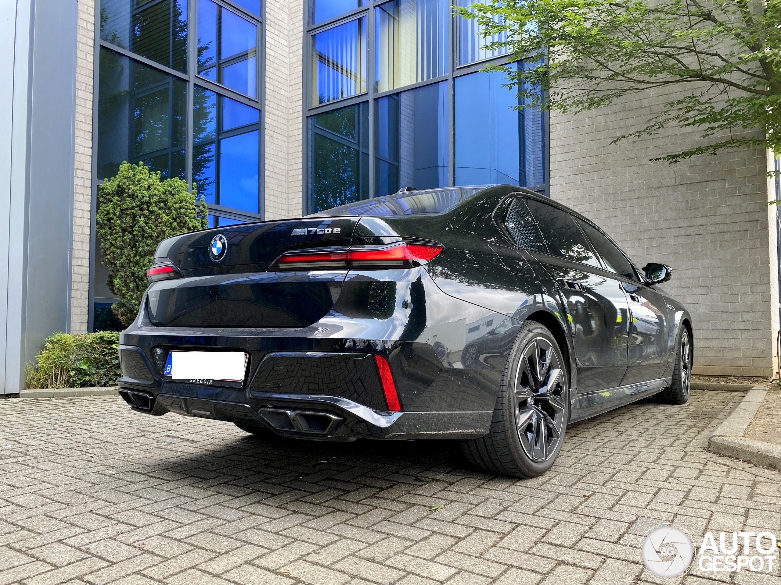 BMW M760e xDrive