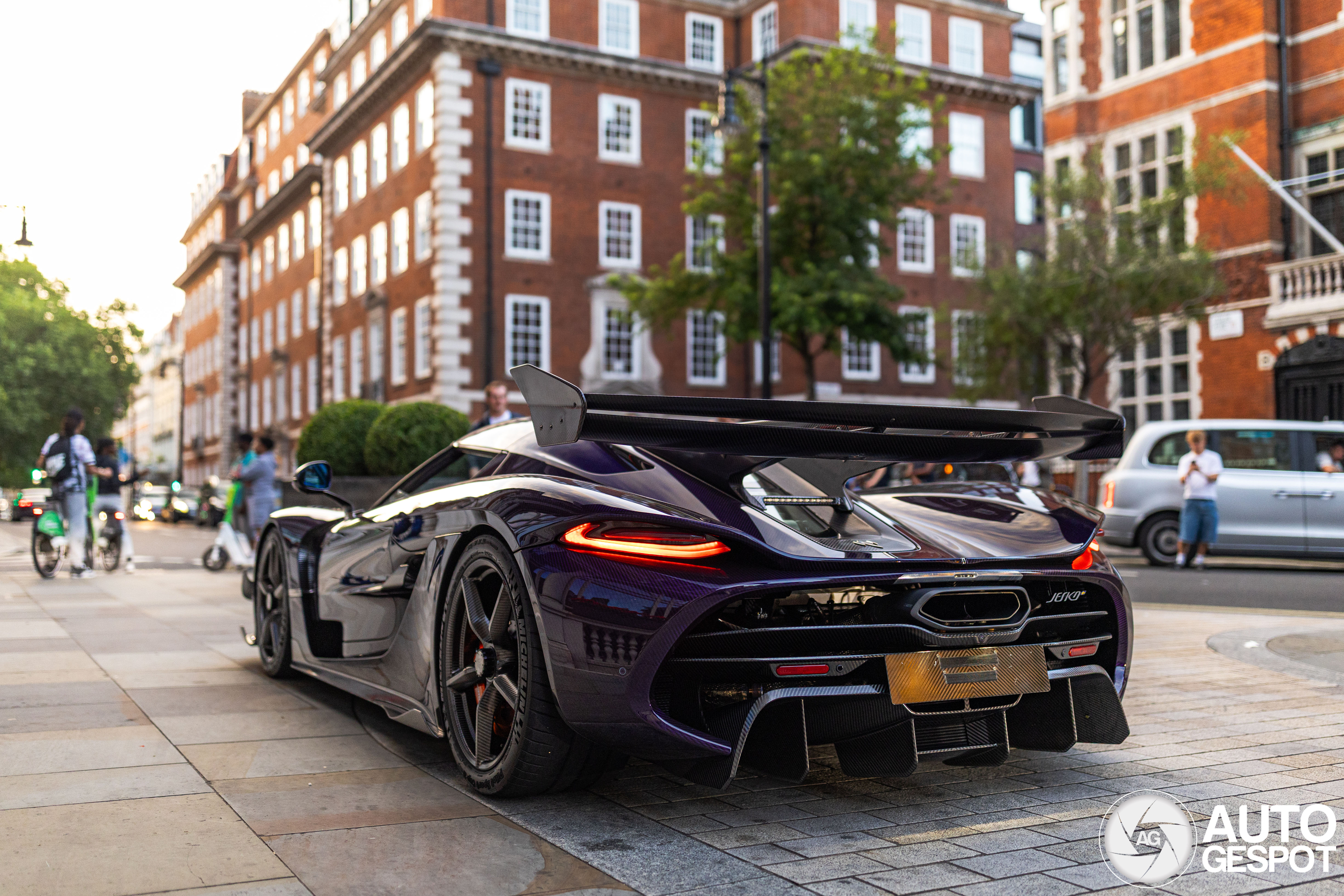 Een Zweeds meesterwerk in Londense straten: Koenigsegg Jesko Attack