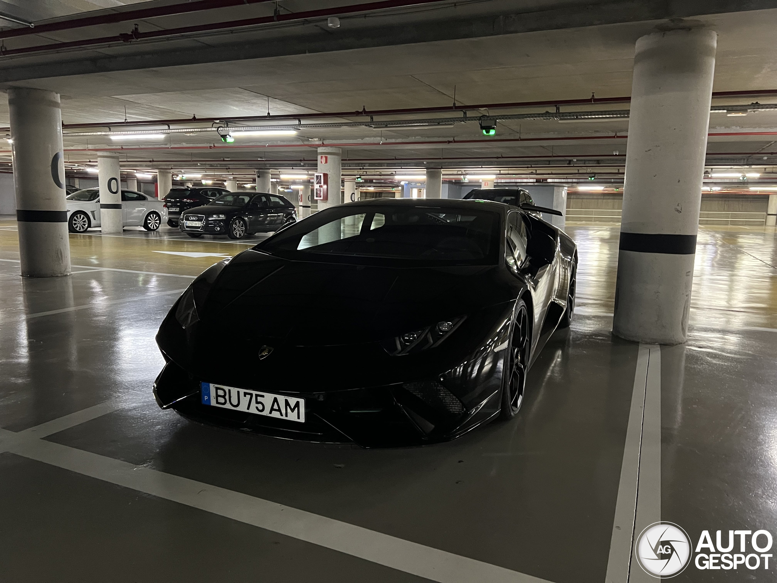 Lamborghini Huracán LP640-4 Performante