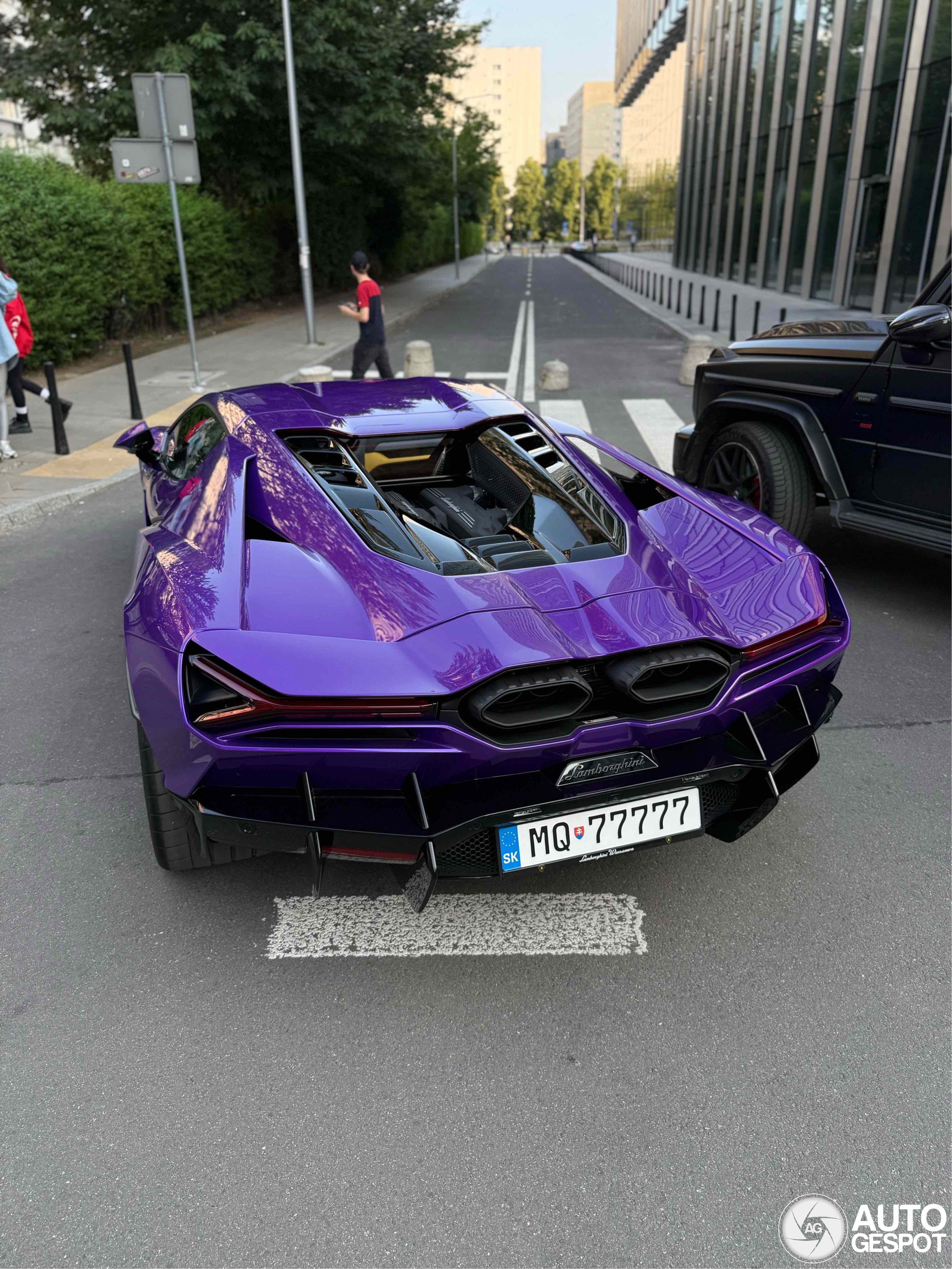 Lamborghini Revuelto