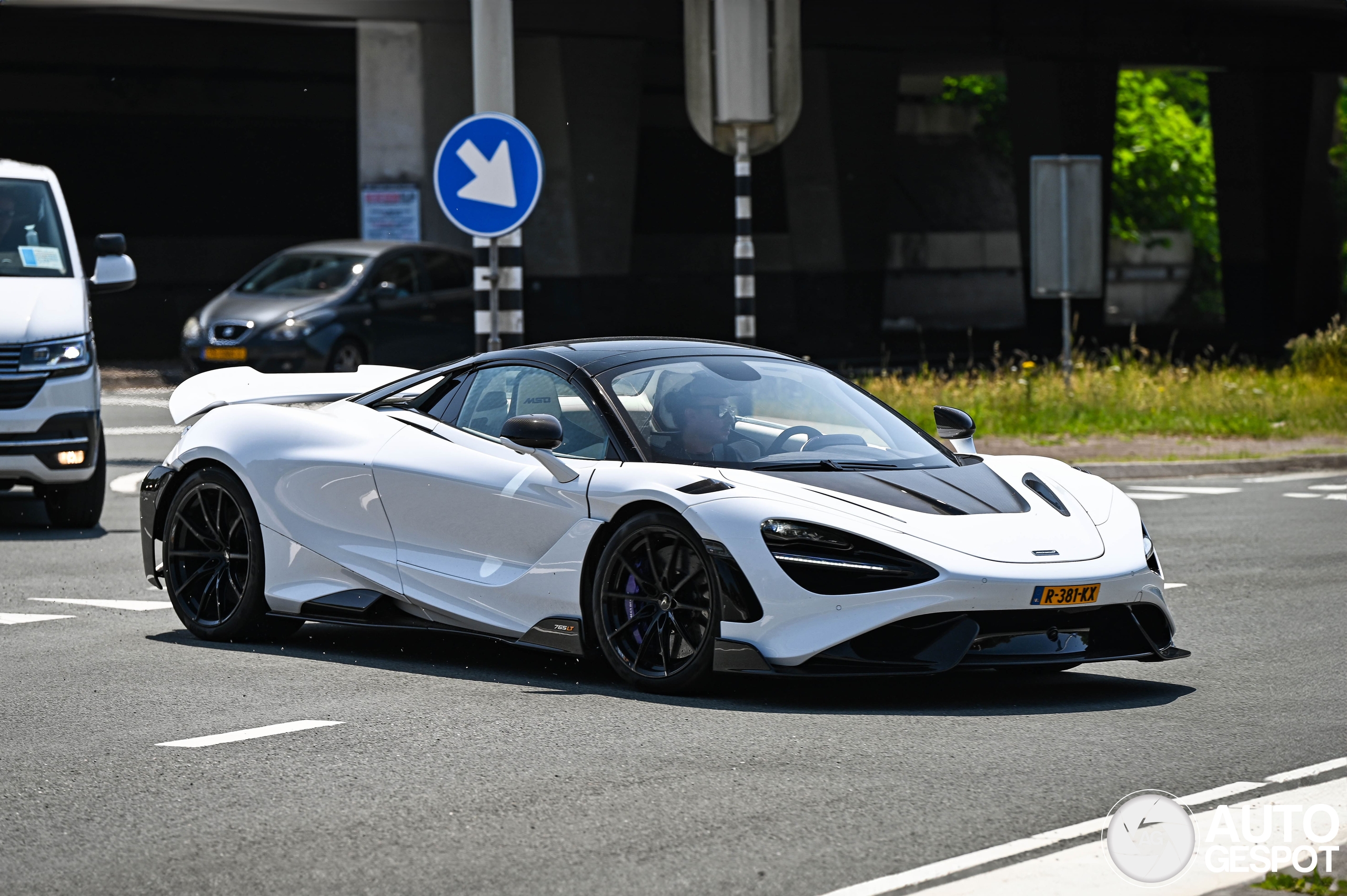 McLaren 765LT Spider