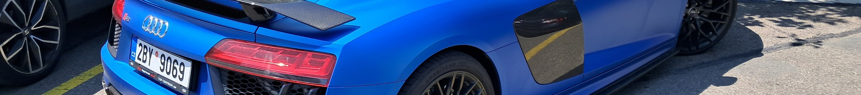Audi R8 V10 Plus 2015