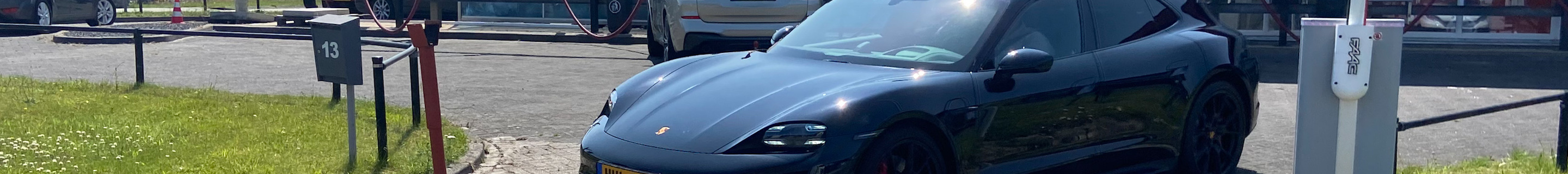 Porsche Taycan GTS Sport Turismo