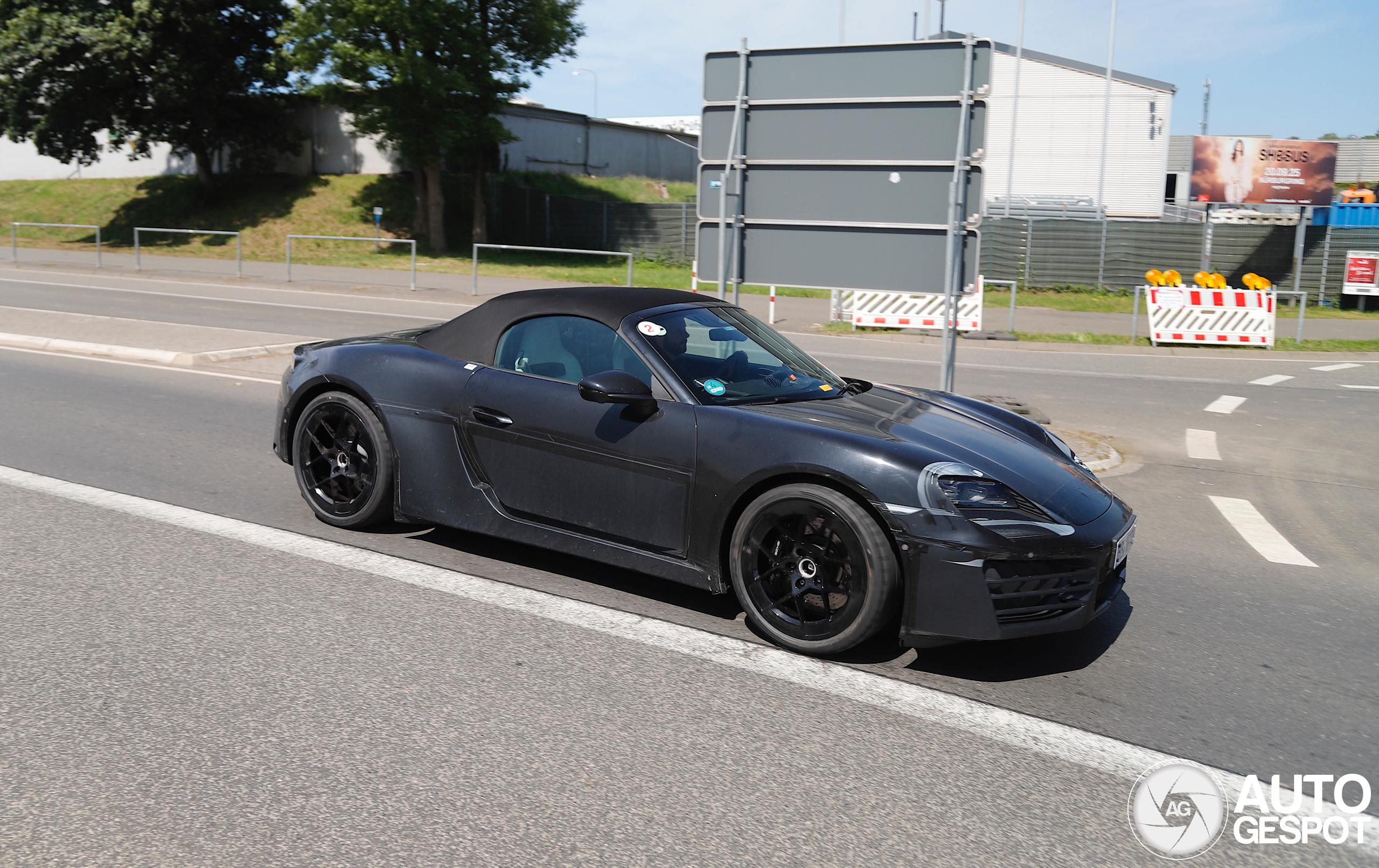 Porsche 718 Boxster EV 2025