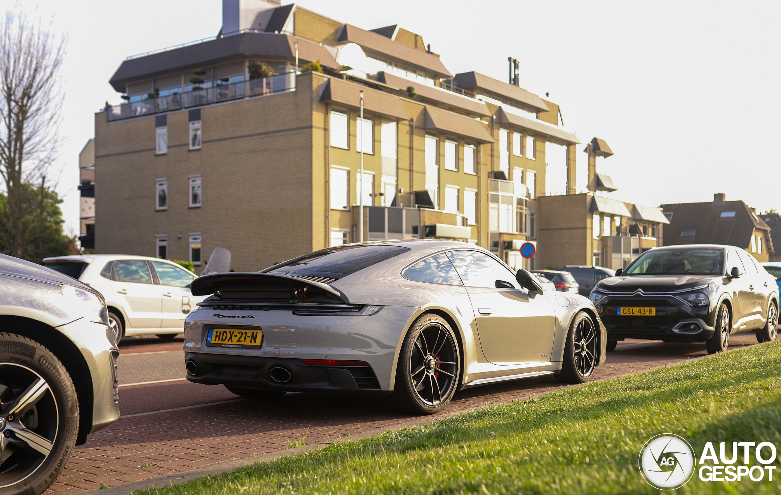 Porsche 992 Carrera 4 GTS