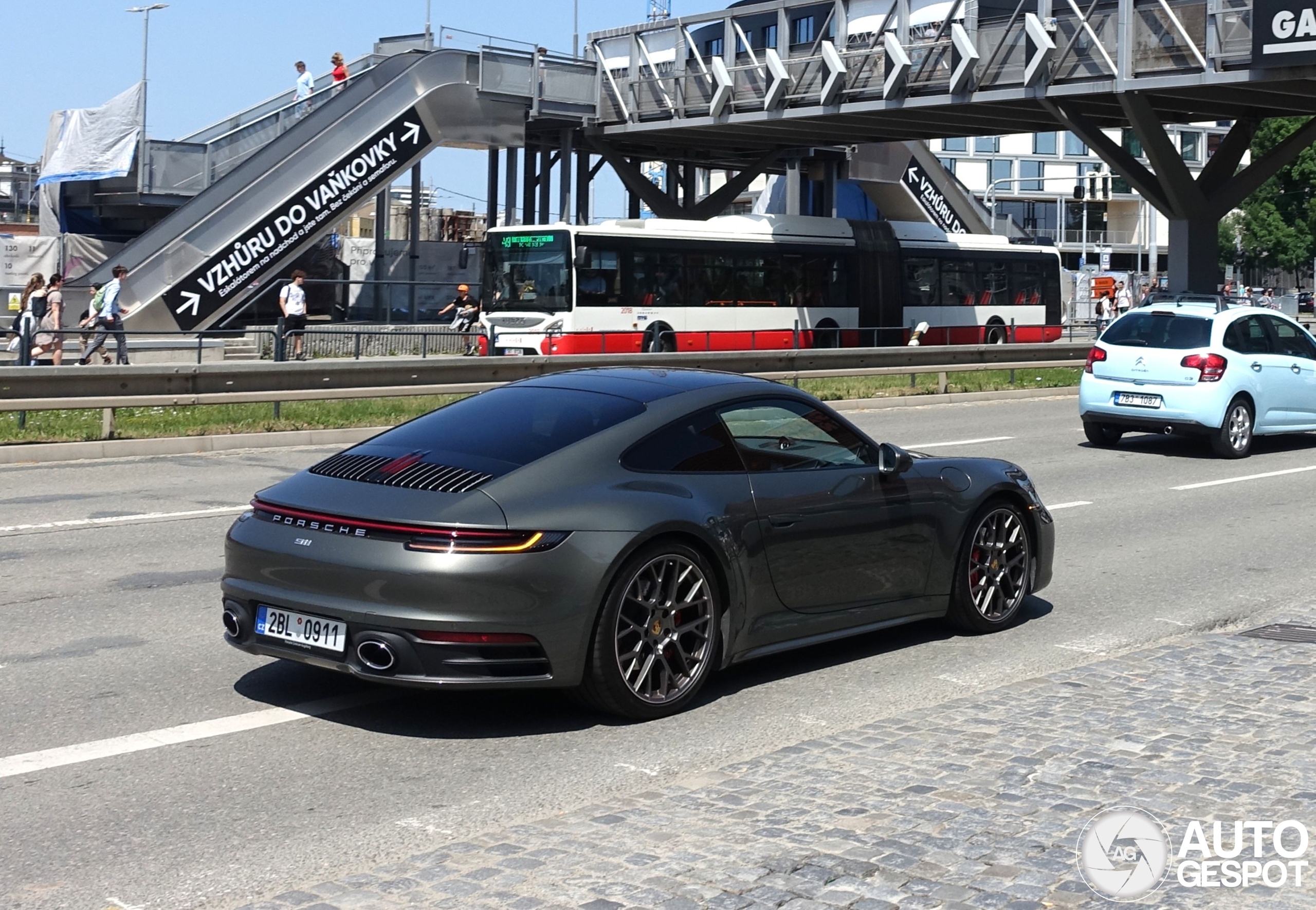 Porsche 992 Carrera 4S