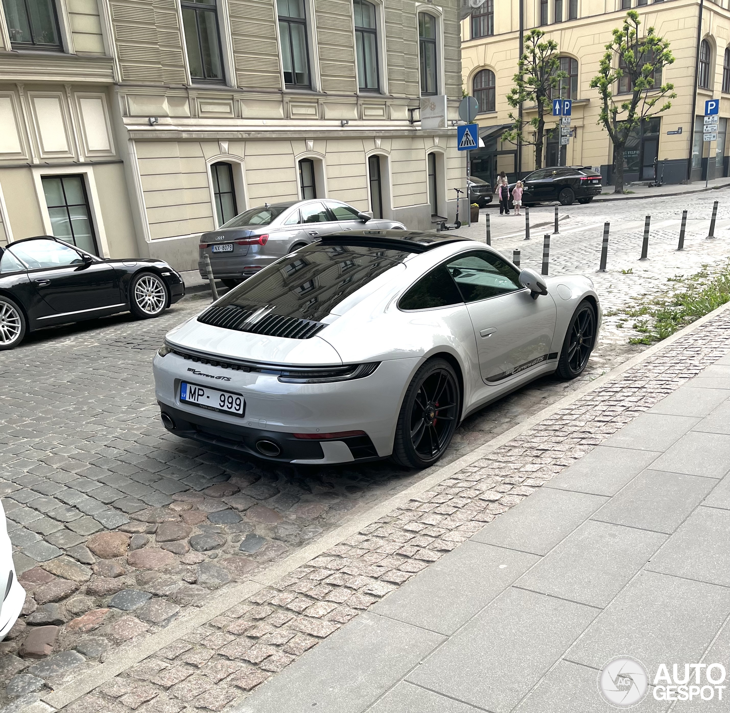 Porsche 992 Carrera GTS