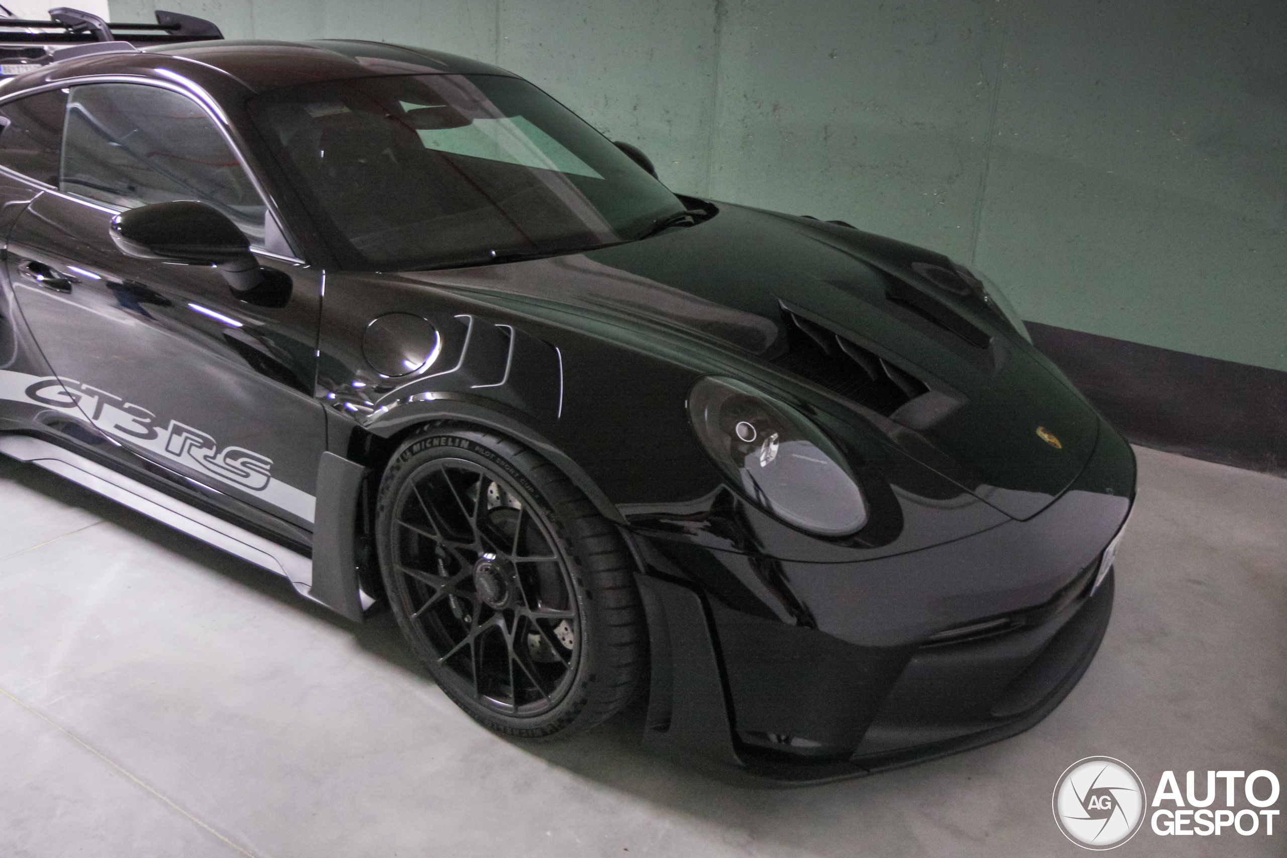 Porsche 992 GT3 RS Weissach Package - 13 June 2025 - Autogespot