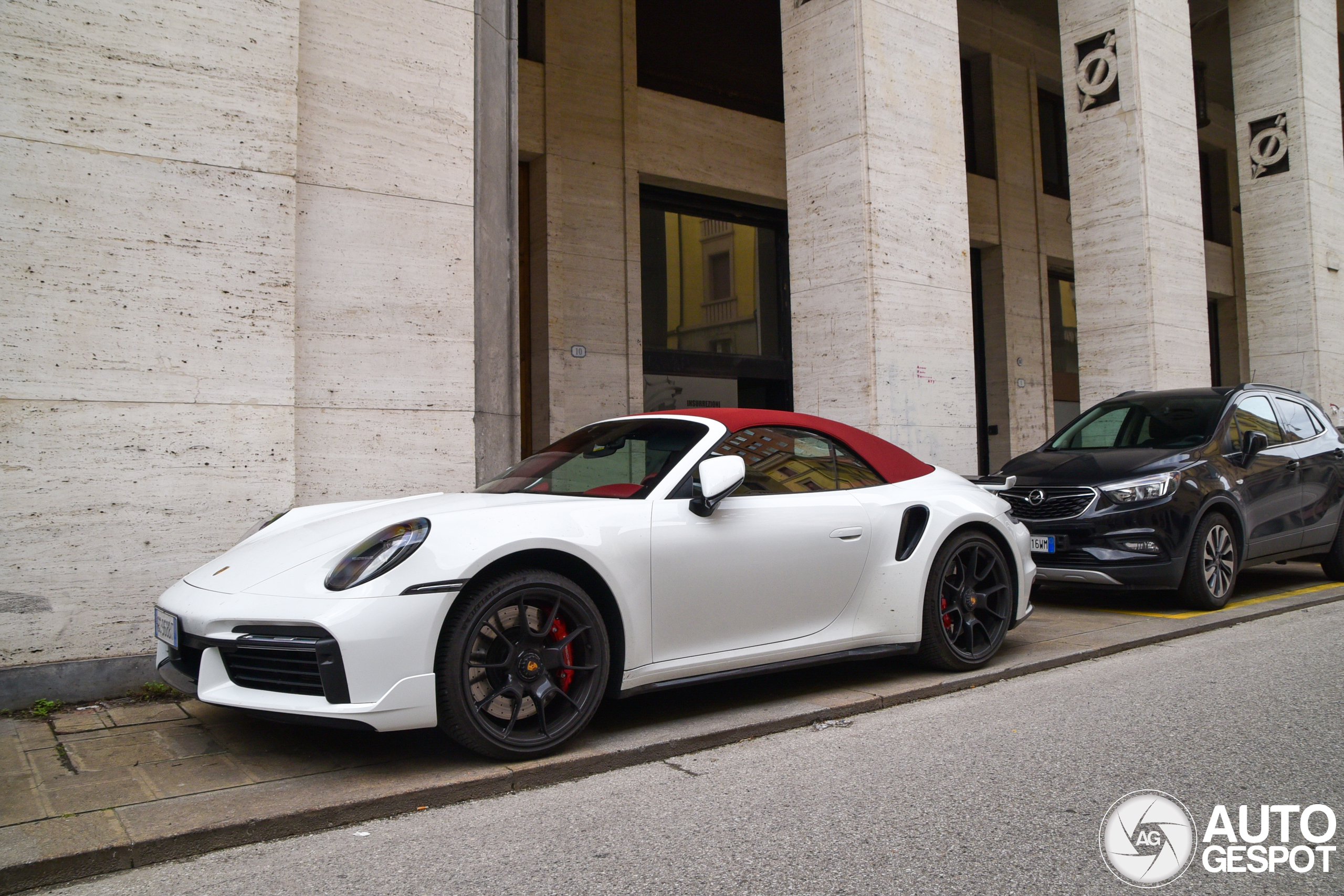 Porsche 992 Turbo Cabriolet