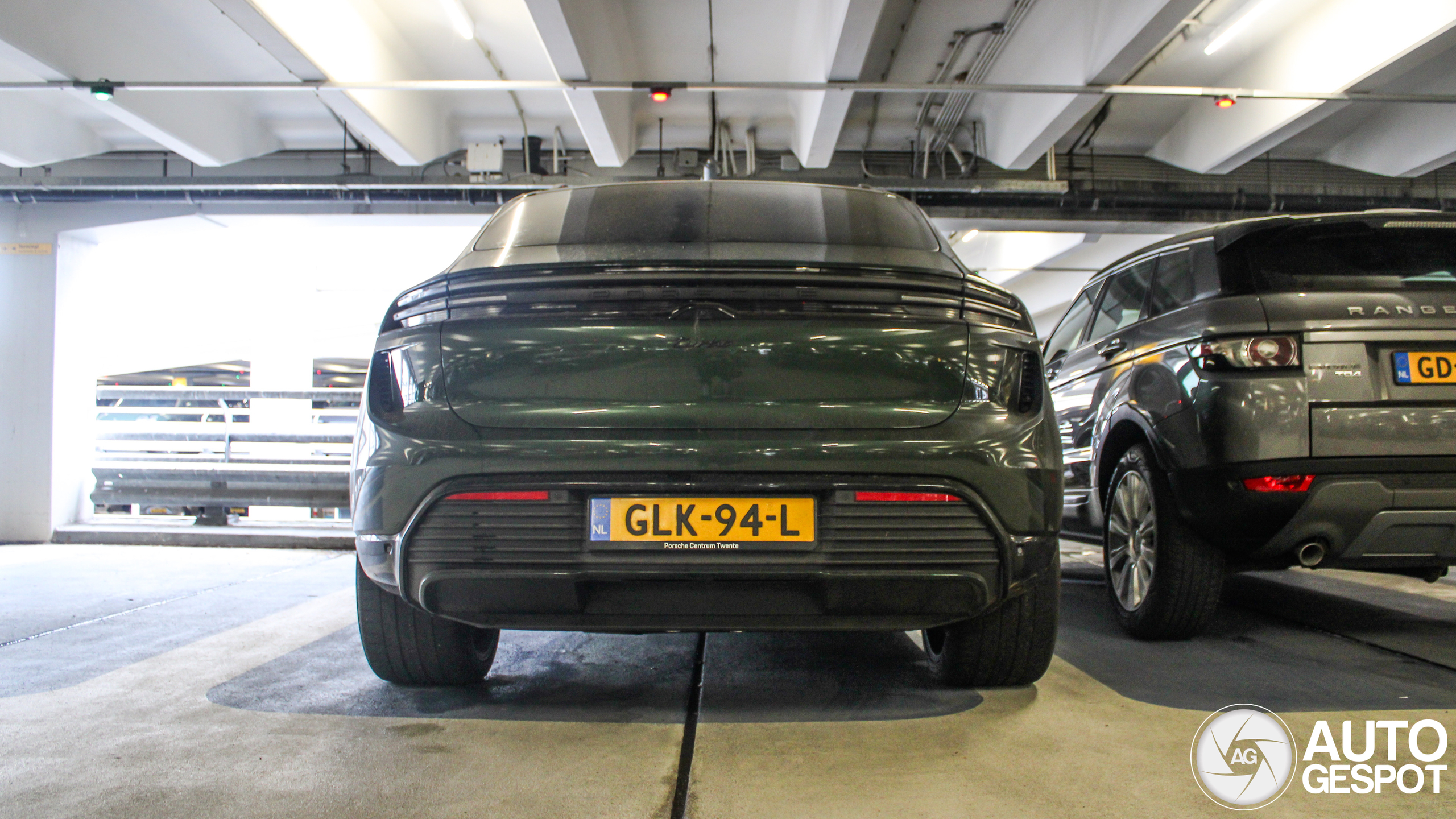 Porsche Macan EV Turbo
