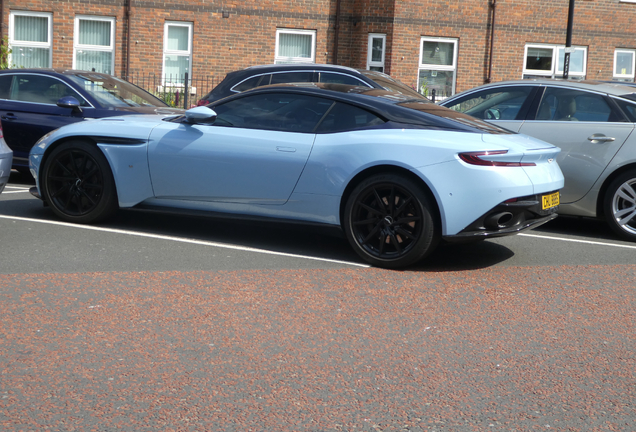 Aston Martin DB11