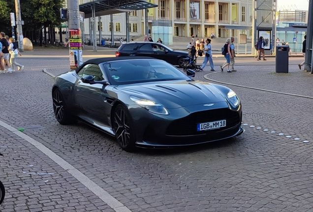 Aston Martin DB12 Volante