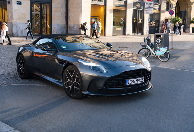 Aston Martin DB12 Volante