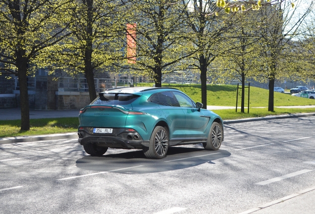 Aston Martin DBX707