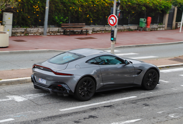 Aston Martin V8 Vantage 2018