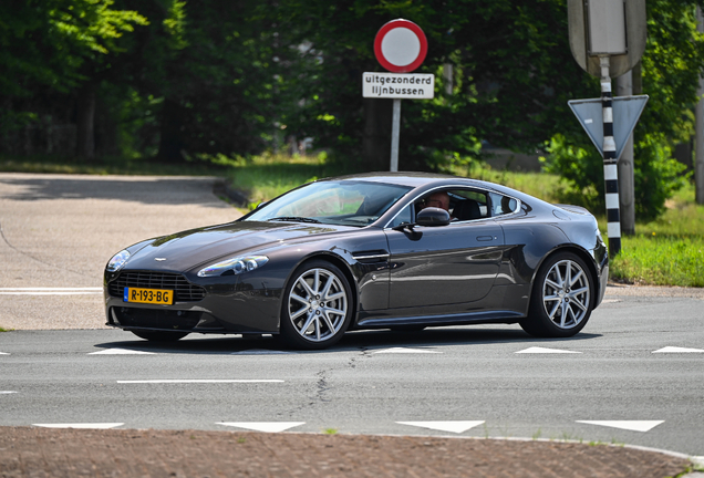 Aston Martin V8 Vantage S