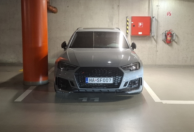 Audi RS4 Avant B9