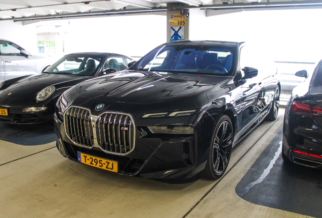 BMW M760e xDrive