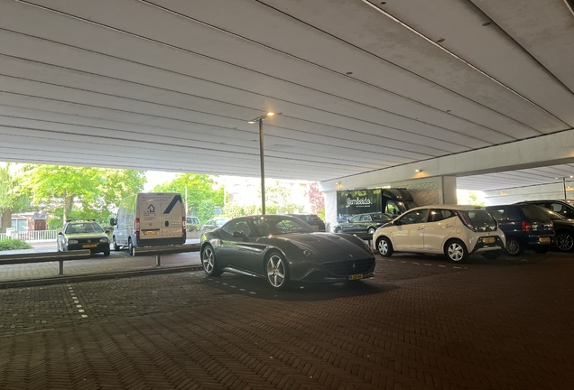 Ferrari California T