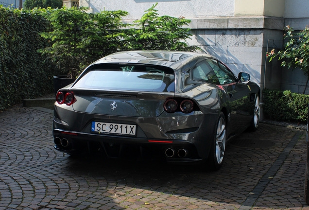 Ferrari GTC4Lusso T