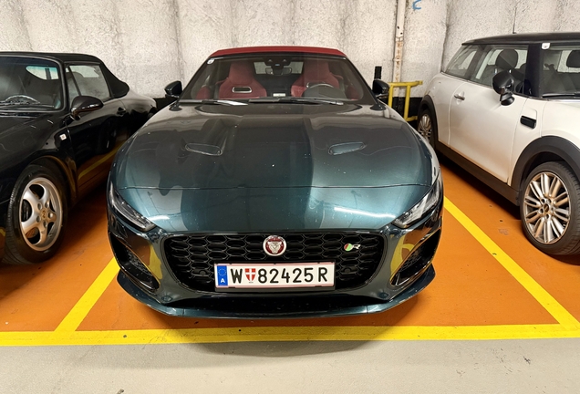 Jaguar F-TYPE R AWD Convertible