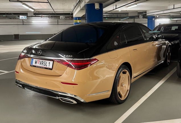 Mercedes-Maybach S 680 X223 Virgil Abloh Edition