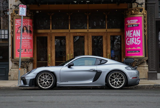 Porsche 718 Cayman GT4 RS Weissach Package