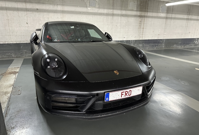 Porsche 992 Carrera 4 GTS