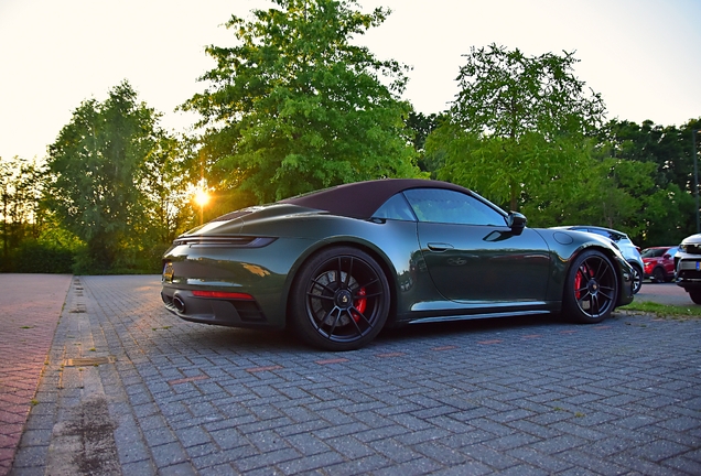 Porsche 992 Carrera 4 GTS Cabriolet