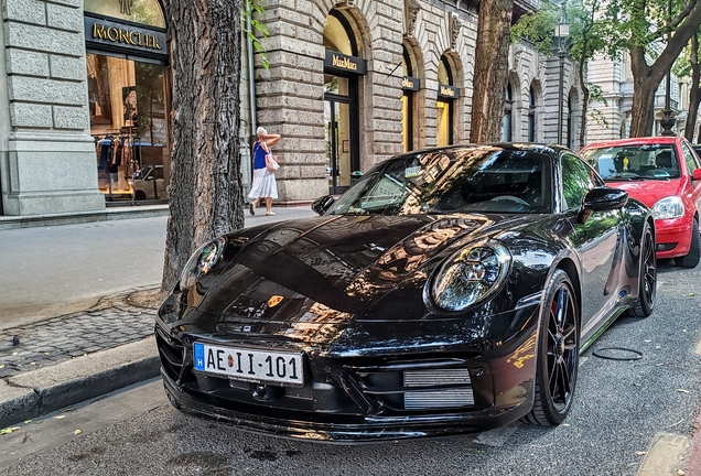 Porsche 992 Carrera 4 GTS