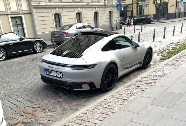 Porsche 992 Carrera GTS