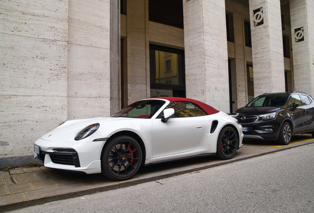 Porsche 992 Turbo Cabriolet