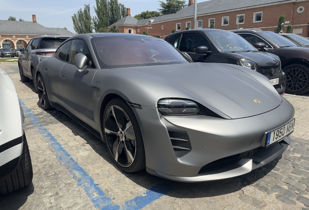 Porsche Taycan Turbo