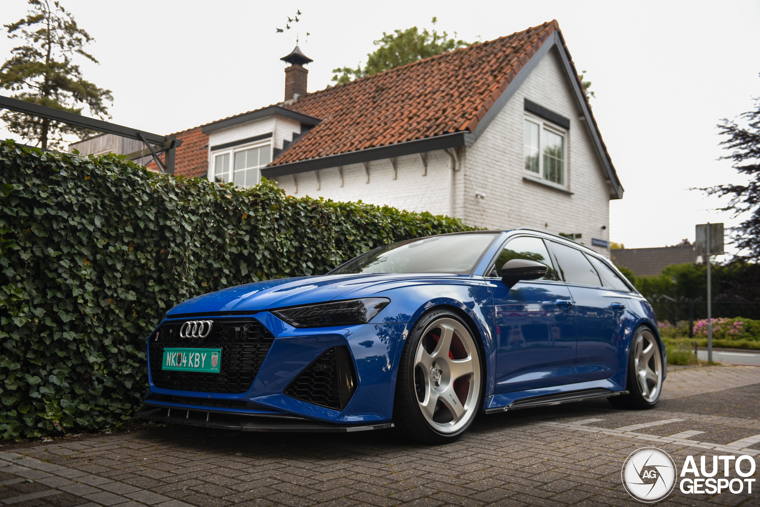 Audi RS6 Avant C8 Hommage RS2