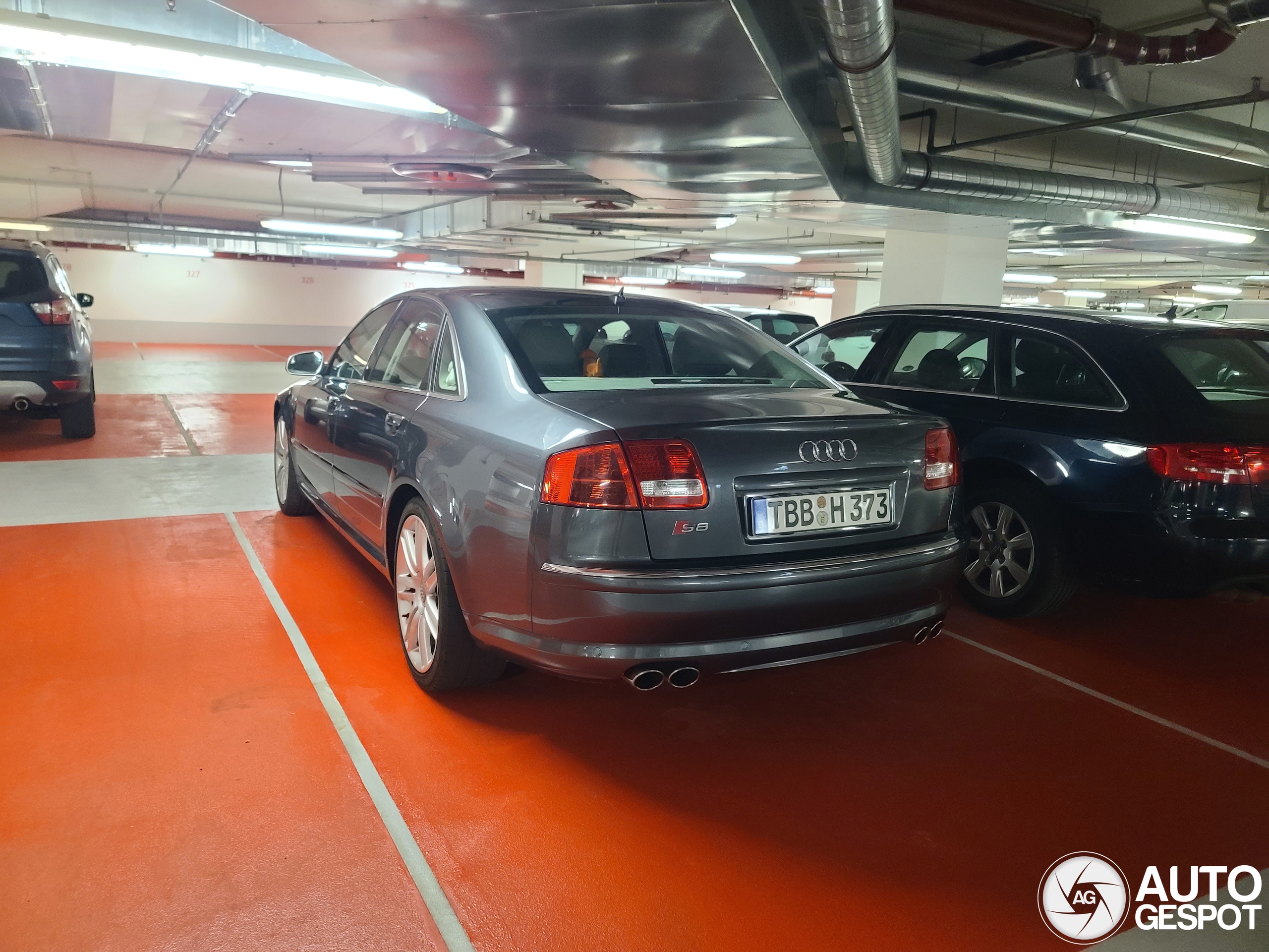Audi S8 D3
