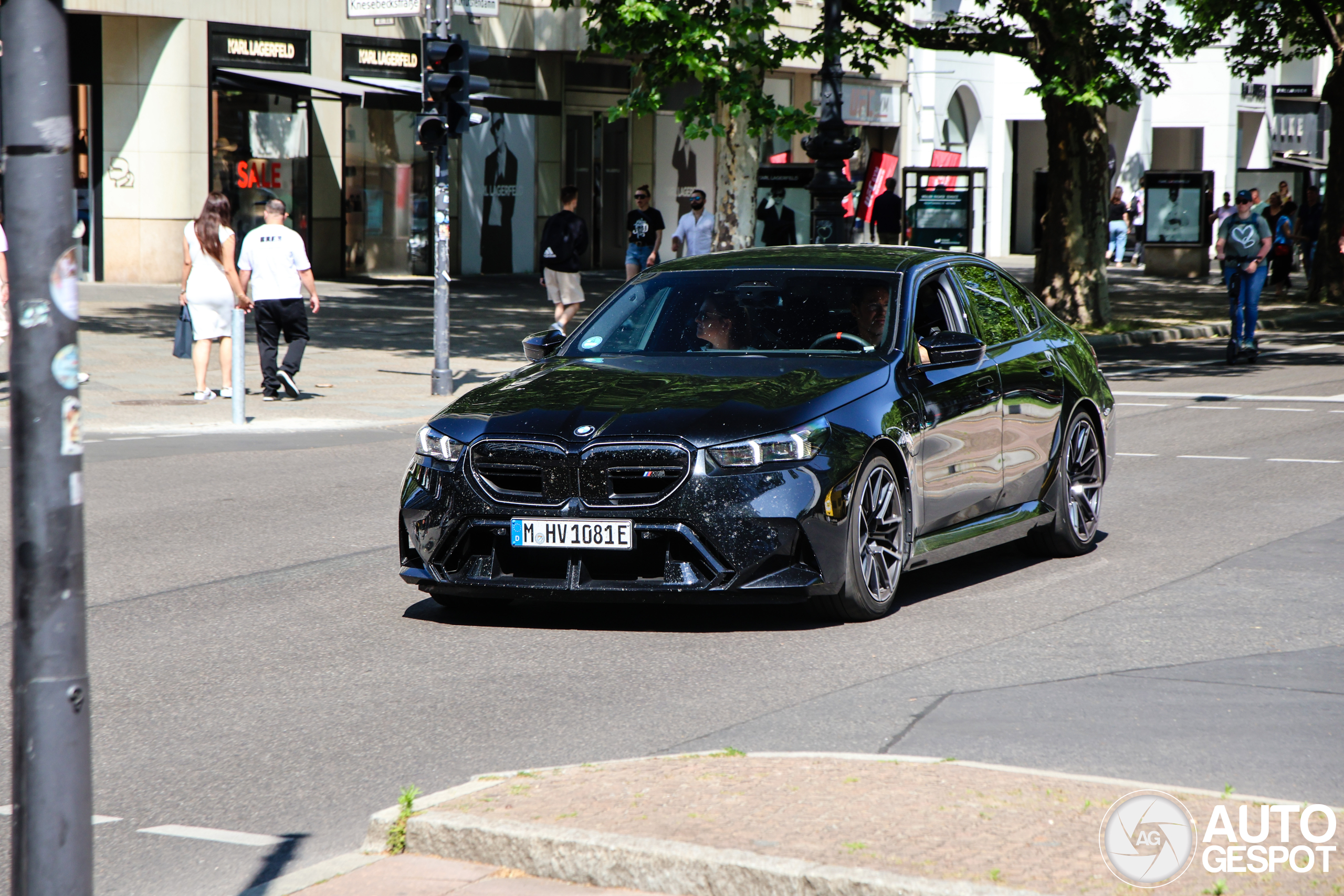 BMW M5 G90