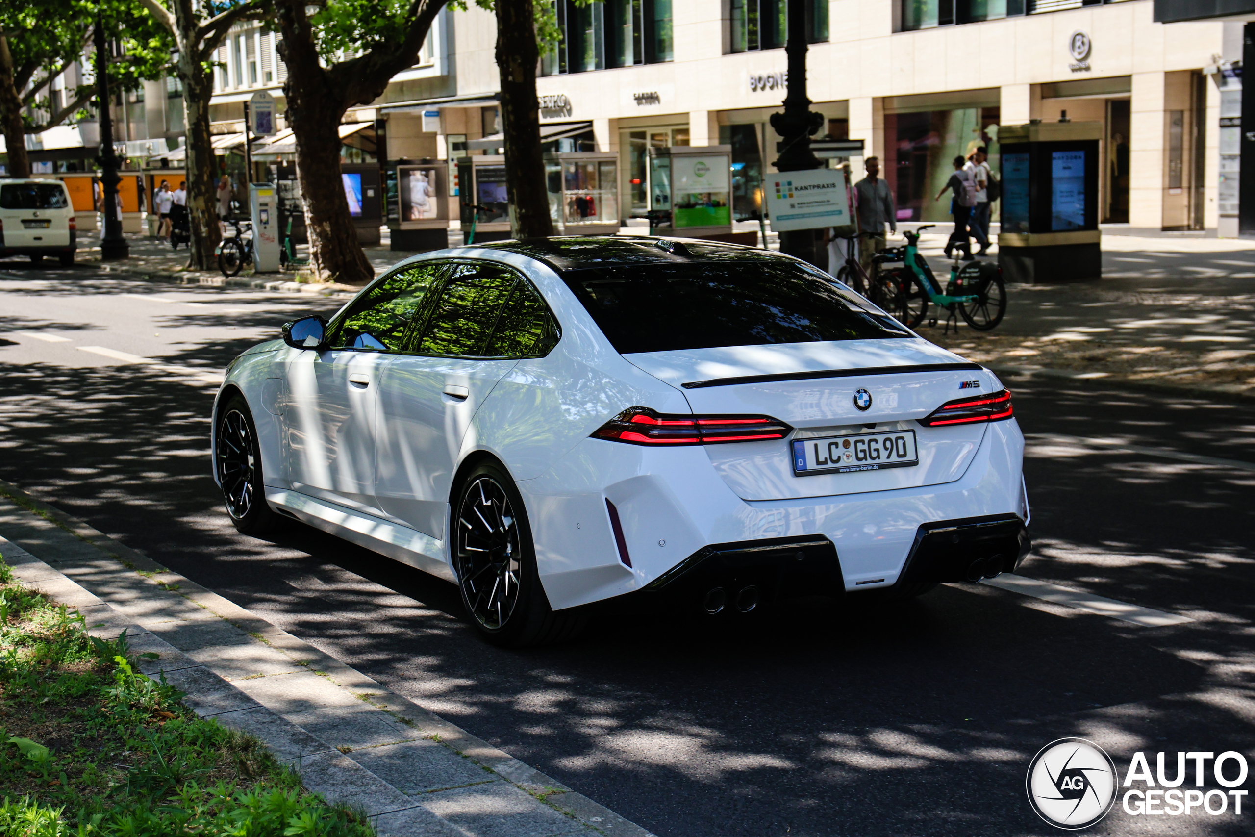 BMW M5 G90