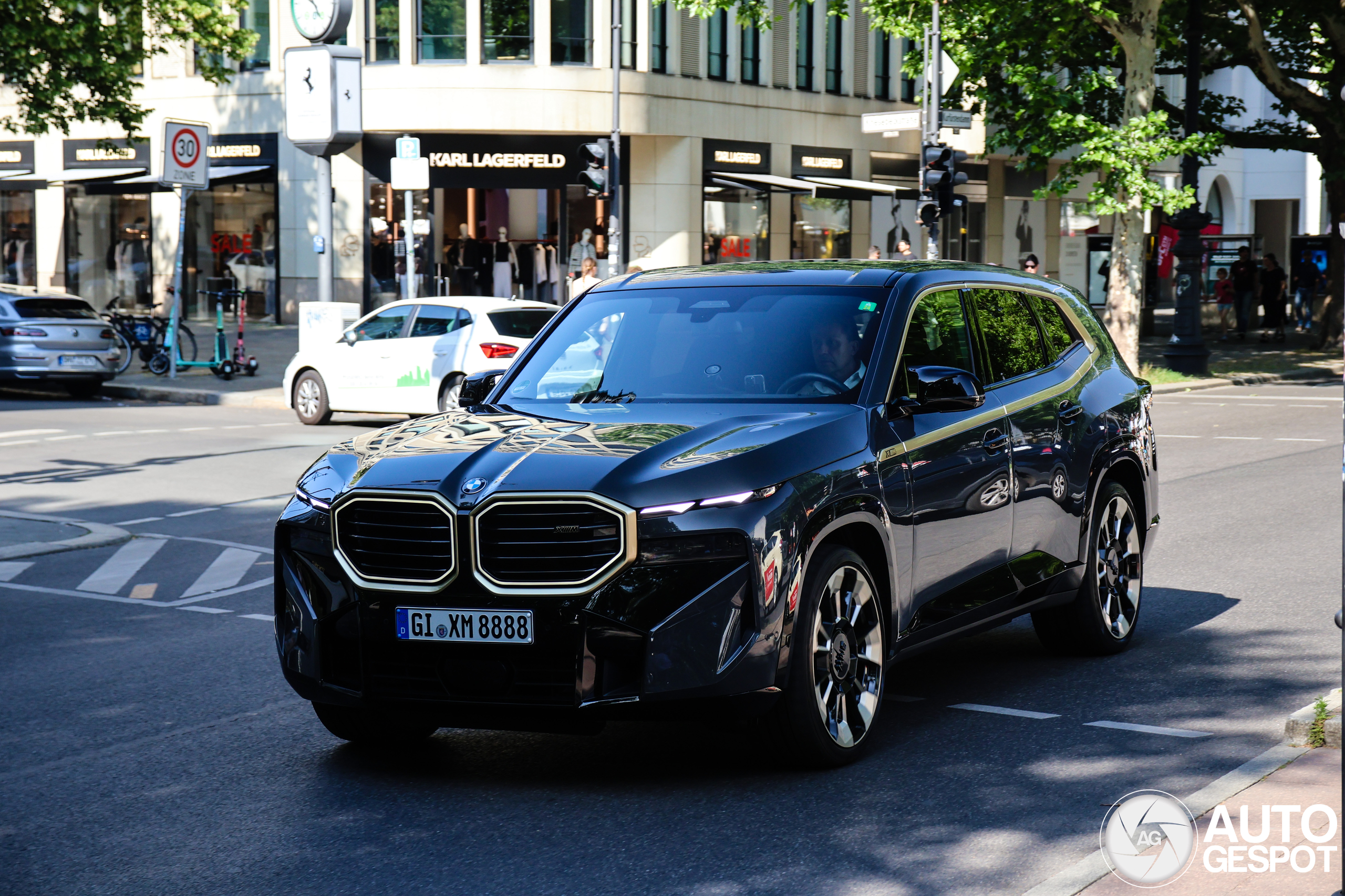 BMW XM G09