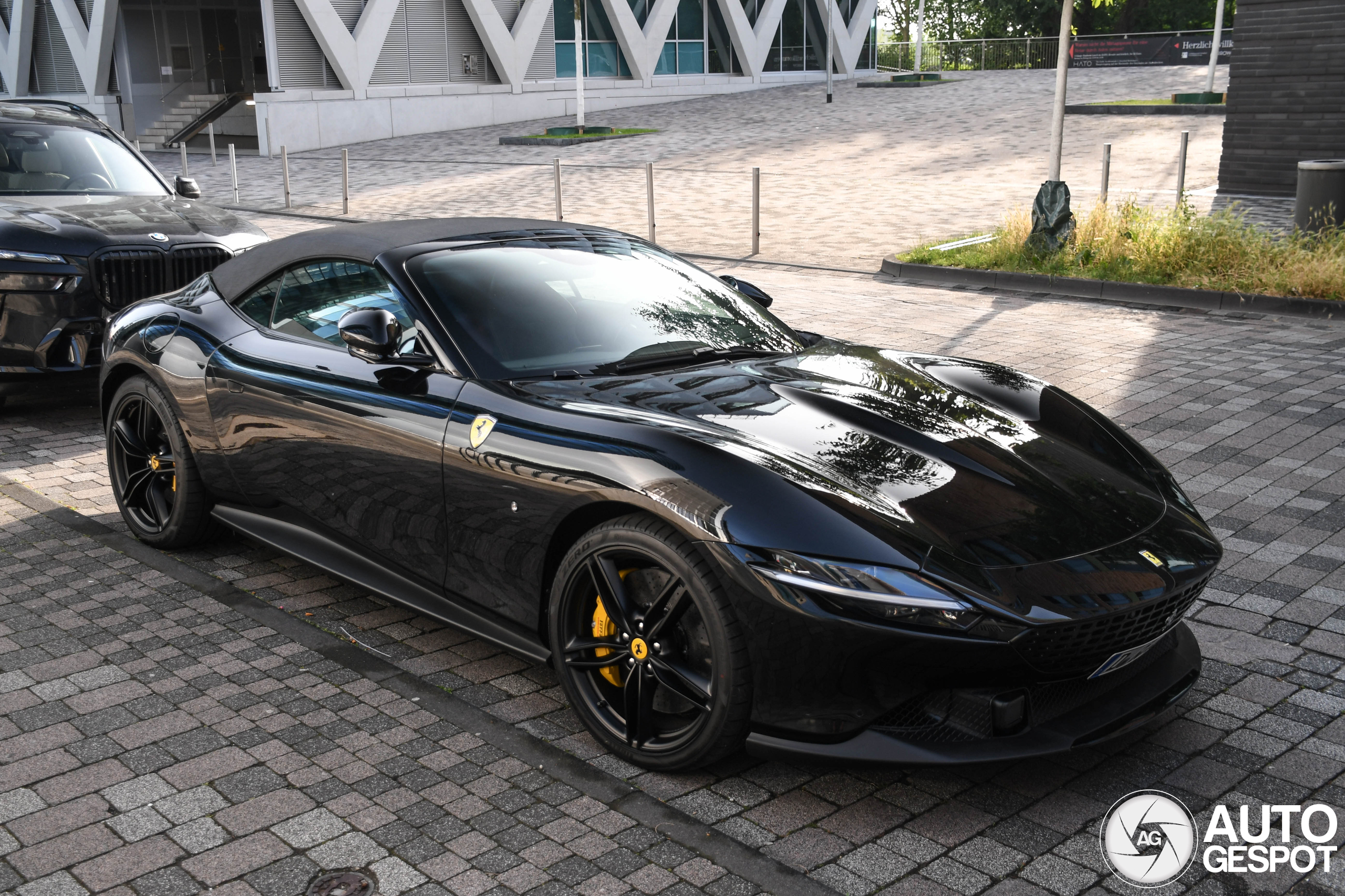 Ferrari Roma Spider
