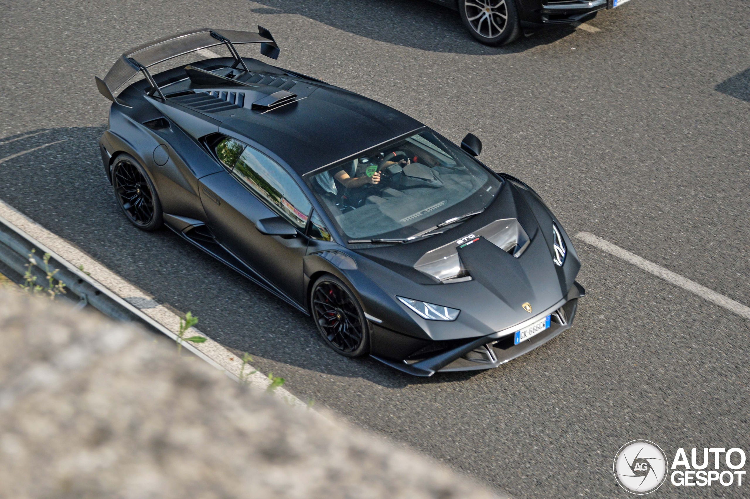 Lamborghini Huracán LP640-2 STO