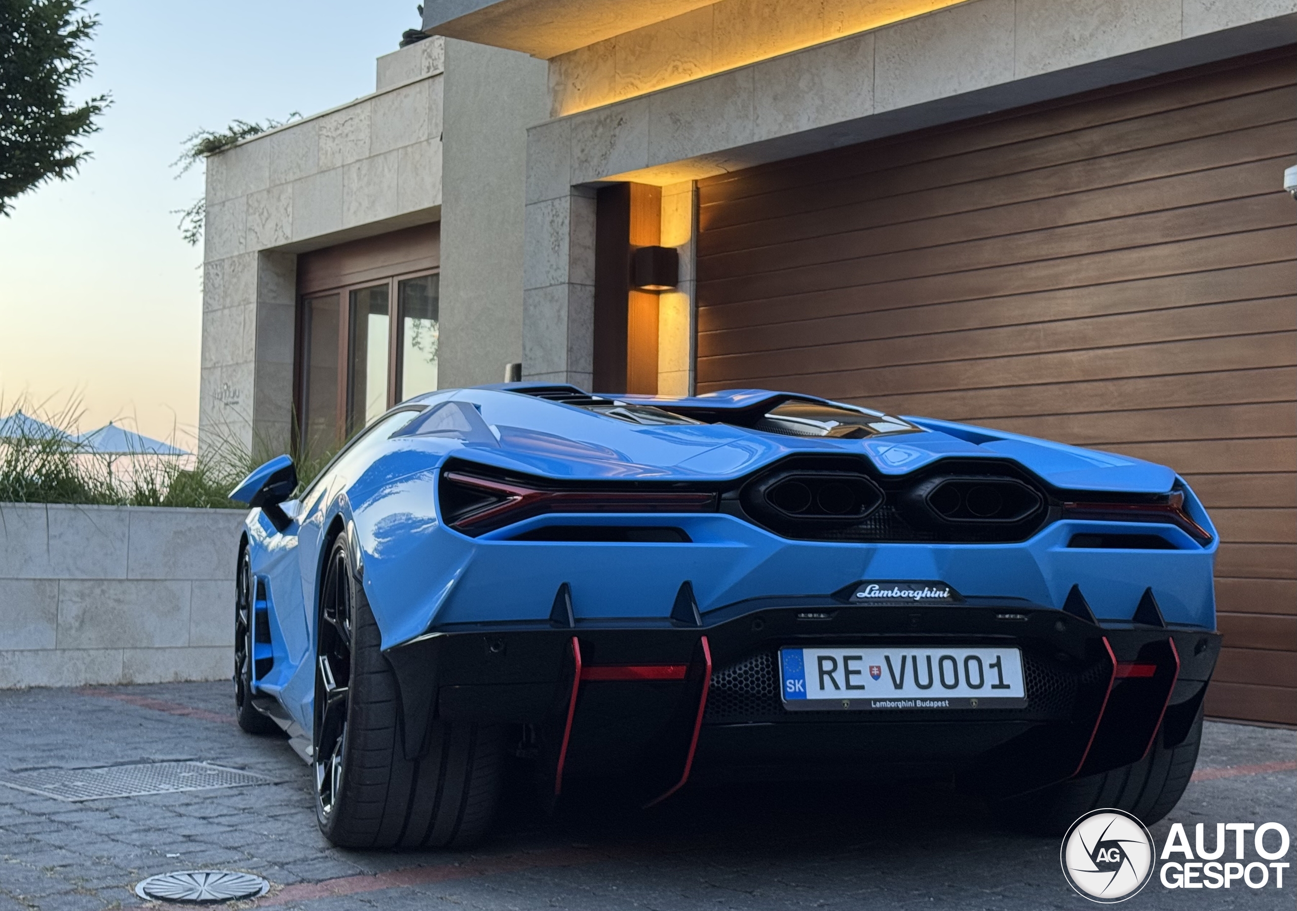 Lamborghini Revuelto