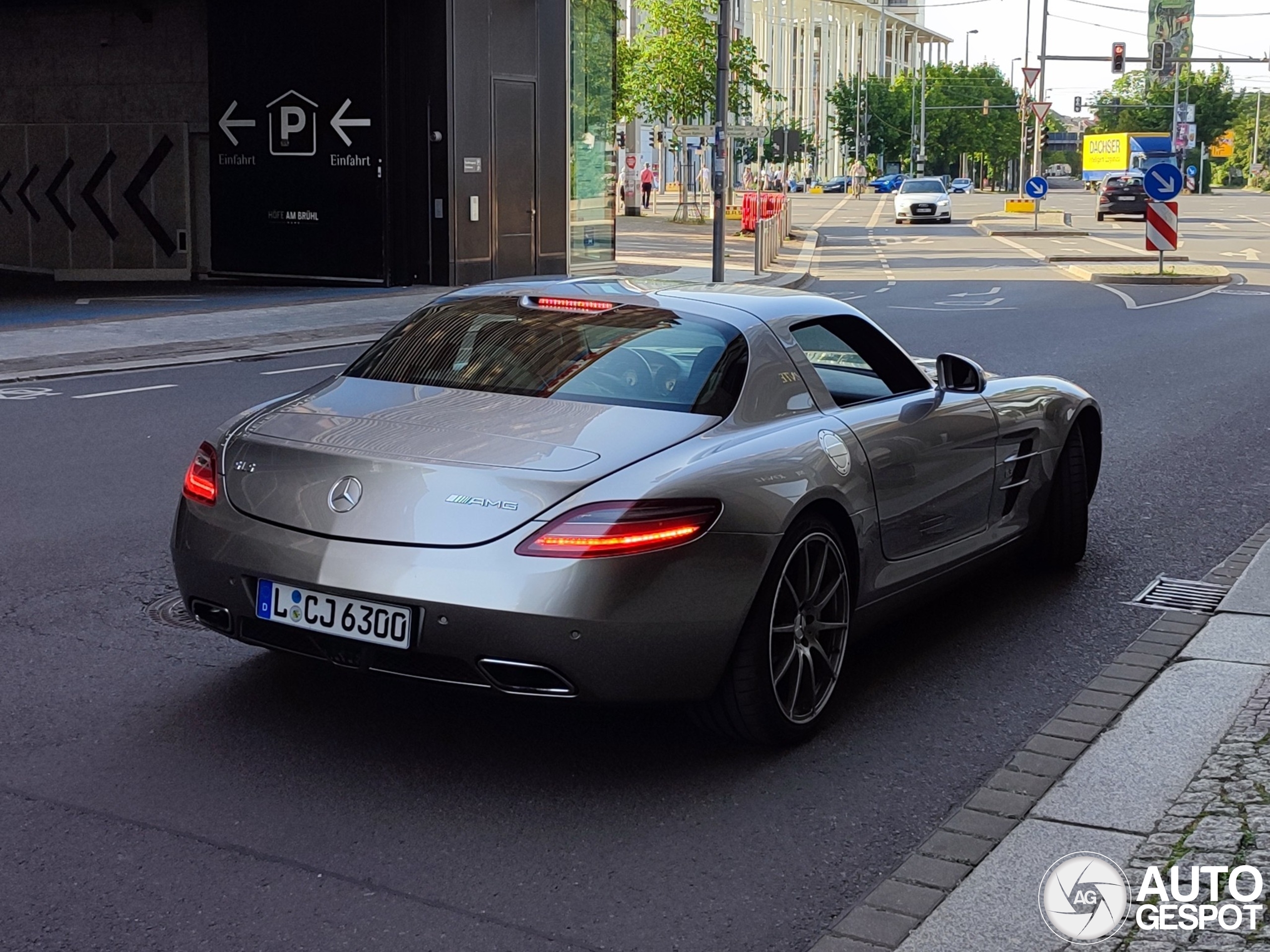 Mercedes-Benz SLS AMG