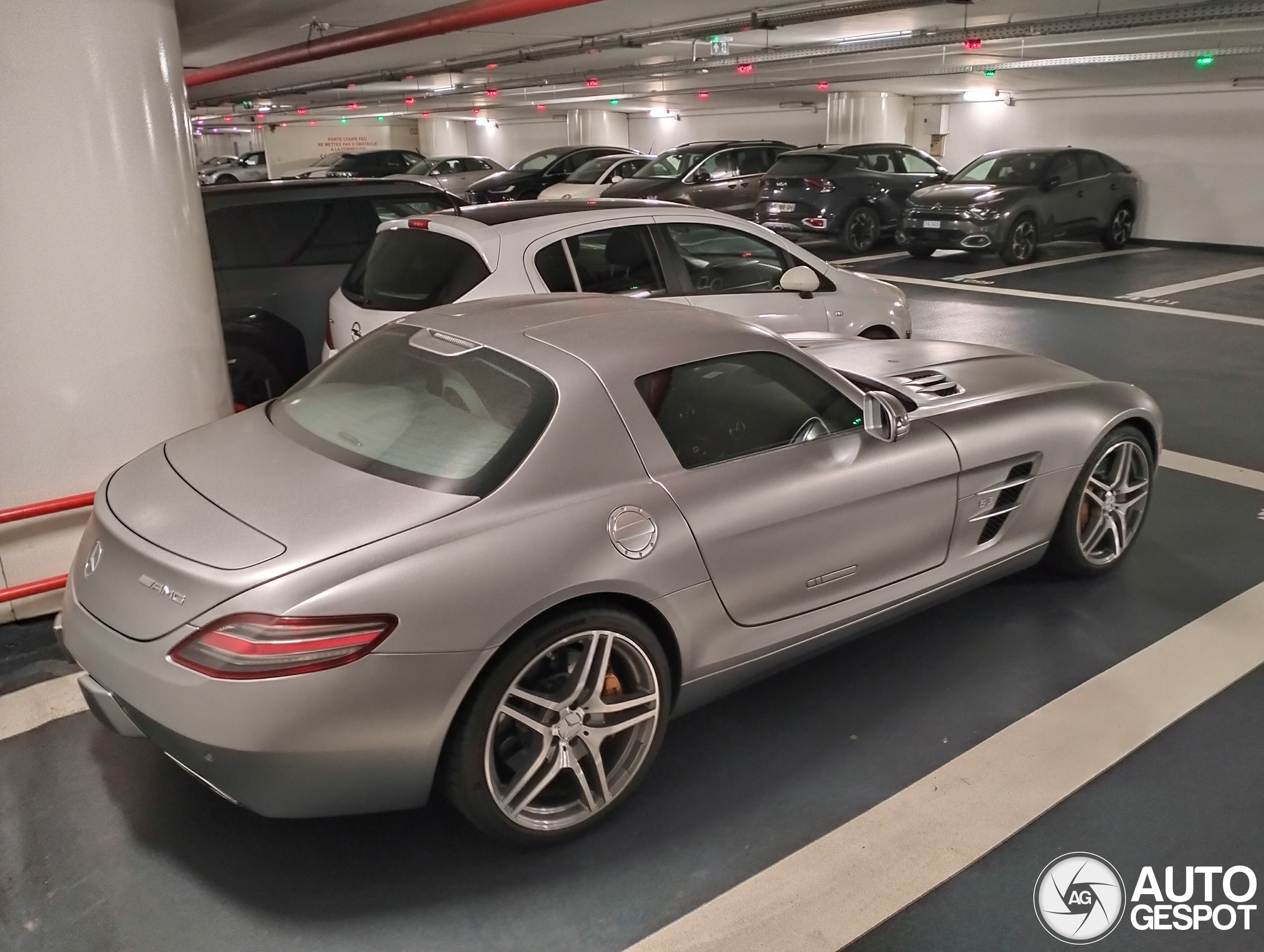 Mercedes-Benz SLS AMG