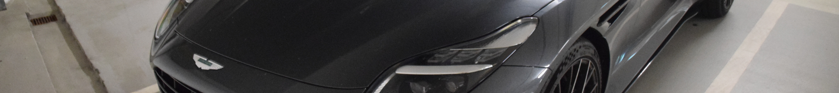 Aston Martin DB12 Volante