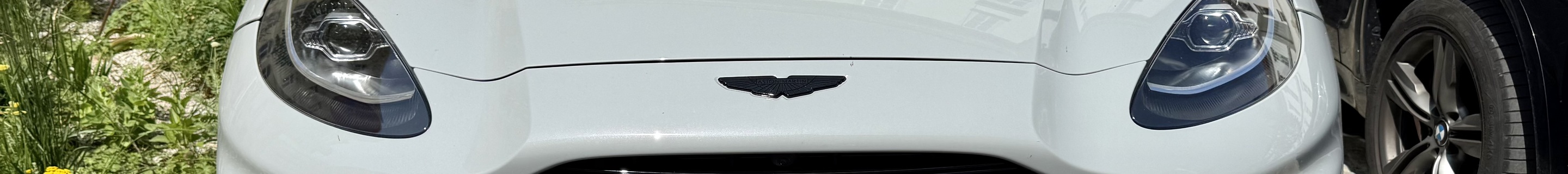 Aston Martin DBX707