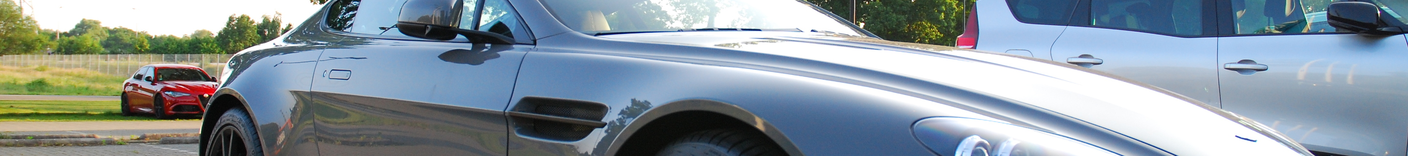 Aston Martin V8 Vantage S